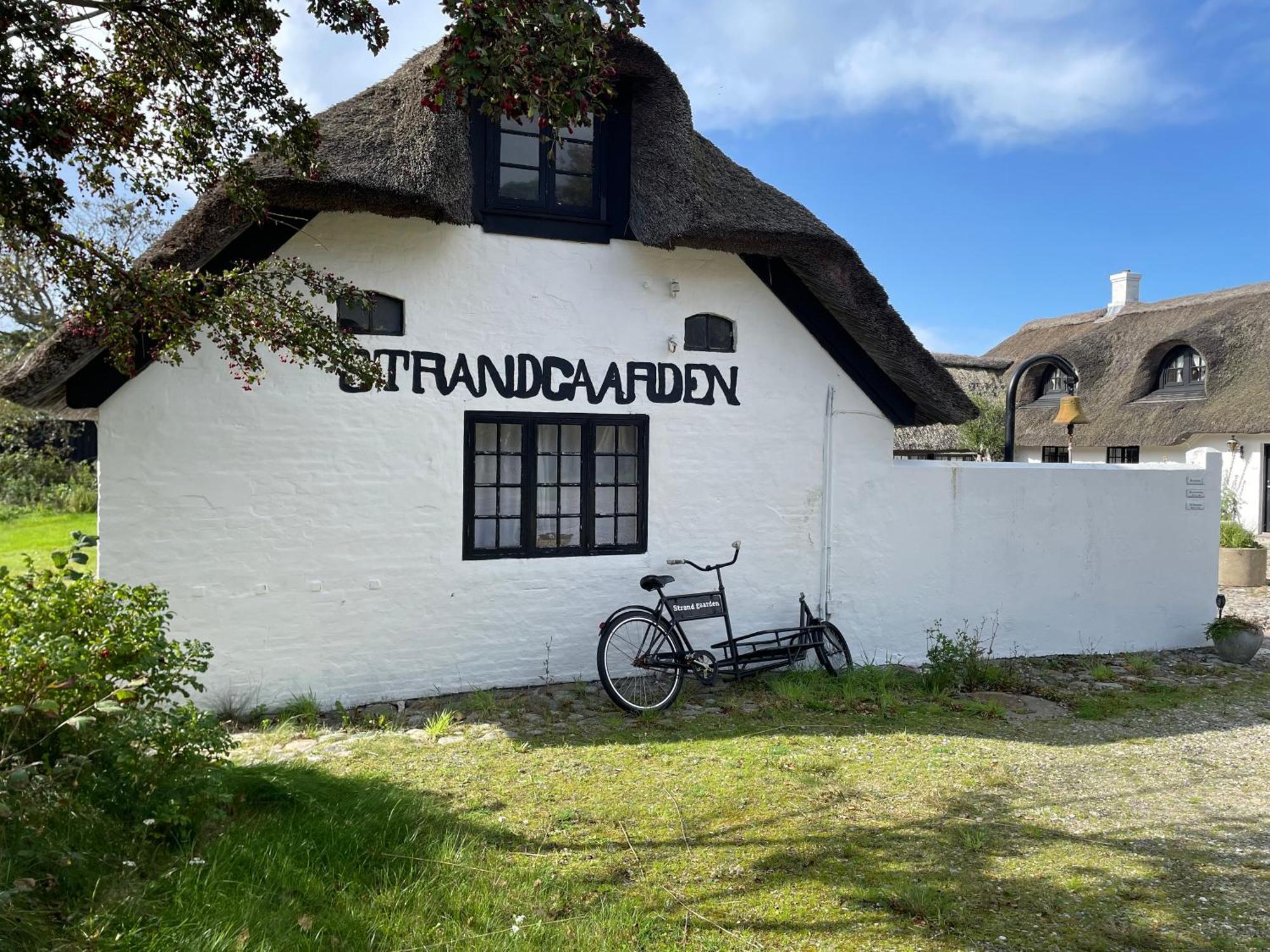 Hotel Strandgaarden Vesterø Havn Exterior foto