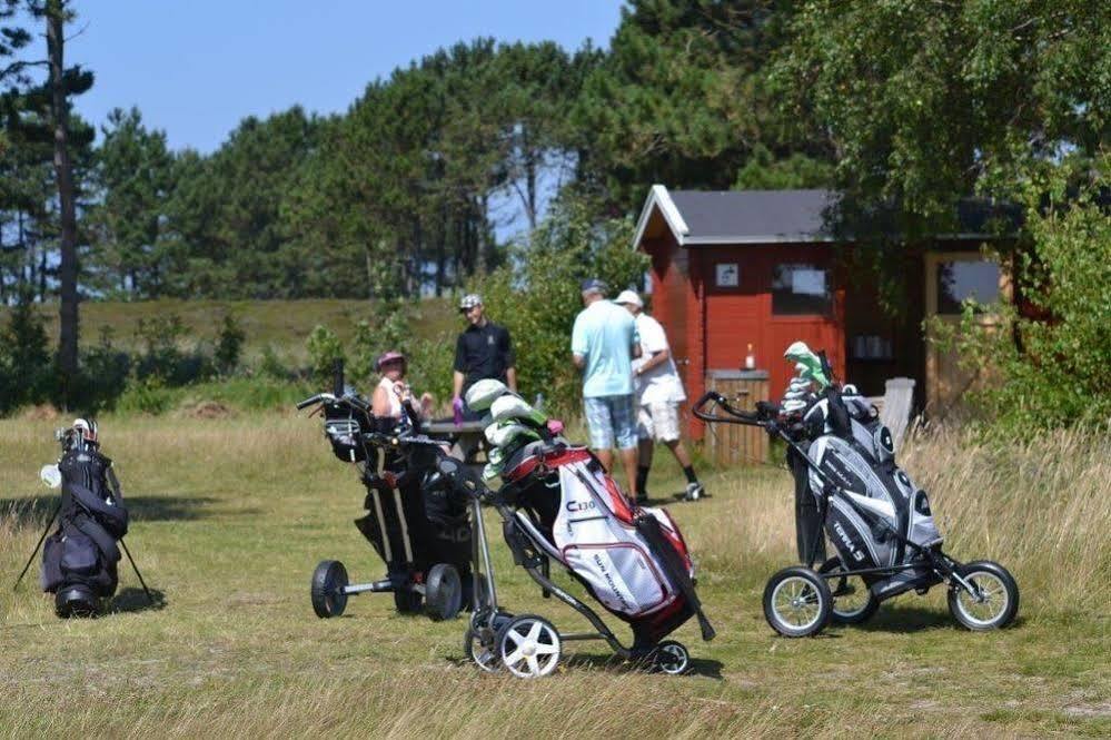 Hotel Strandgaarden Vesterø Havn Exterior foto